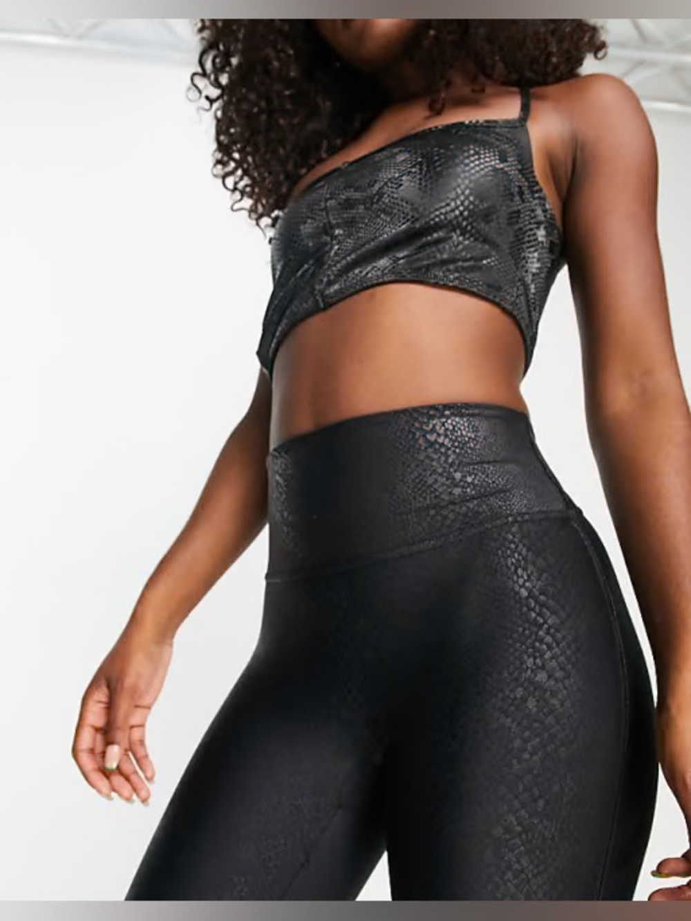 NWOT Spanx Faux Leather Snakeskin Shine Legging - Black - Picture 2 of 8